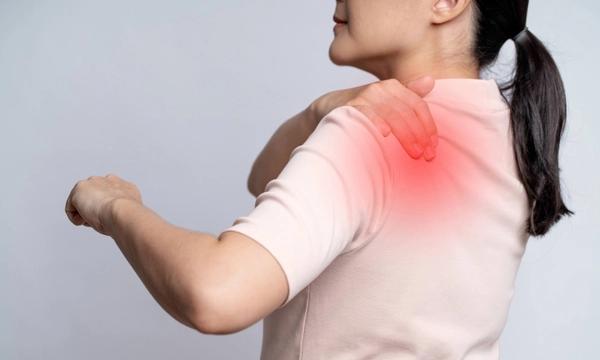 Bất thường cơ xương khớp